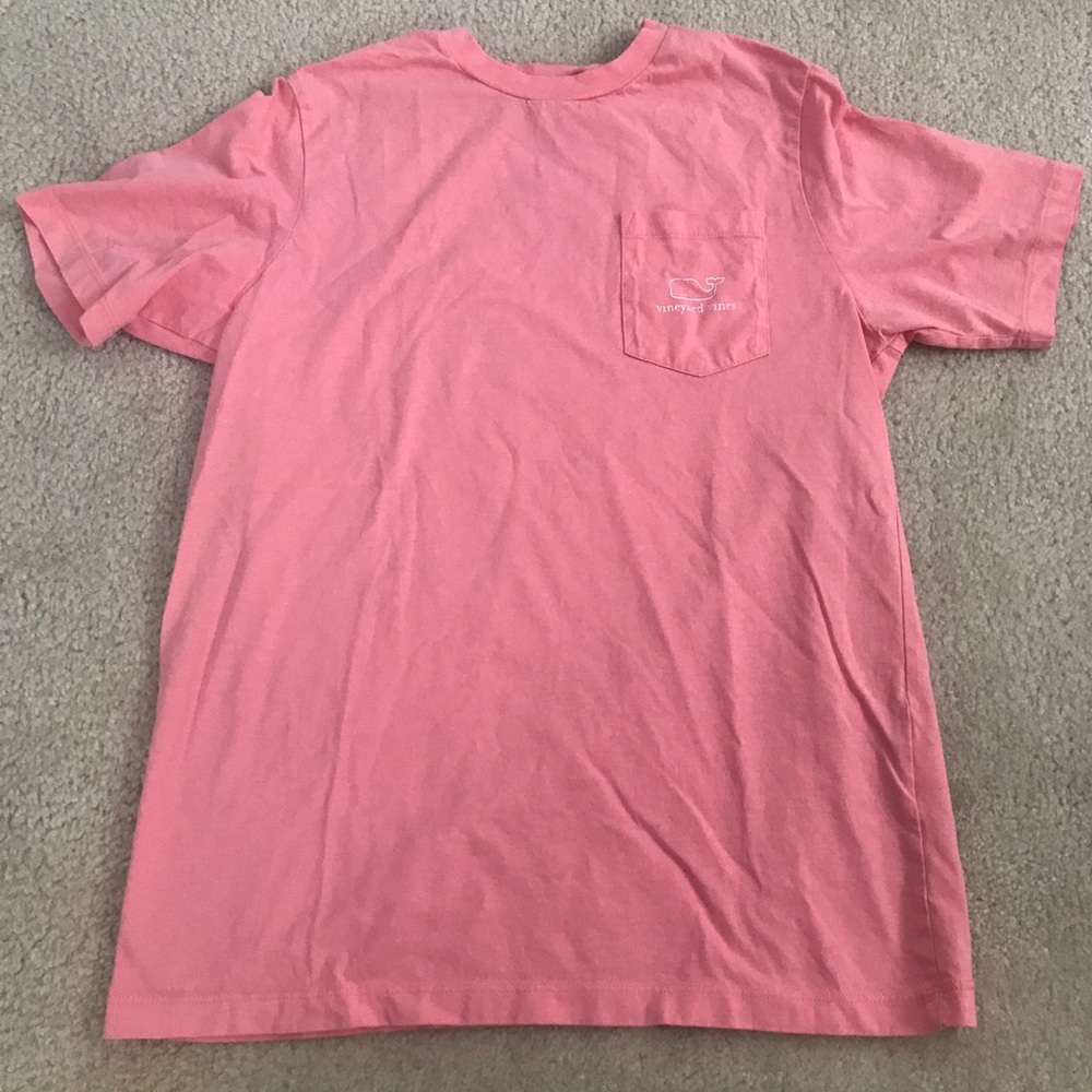 Vineyard Vines pink t-shirt